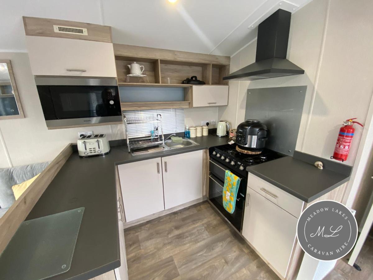 Meadow View 171 - Golden Palm - Central Heating, Wifi, Pet Friendly, Bed Linen - Meadow Lakes Caravan & Lodge Hire Chapel St. Leonards Extérieur photo
